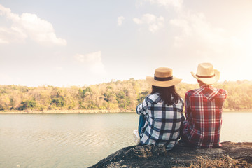 Obraz premium Tourists in the midst of peaceful nature, Traveling of tourists only to find the beauty of nature.