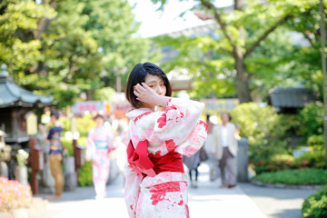 Obraz premium Young Japanese women in a kimono.