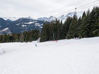 Fototapeta na wymiar piste de ski à Saint Gervais dans les Alpes françaises