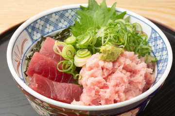 ネギトロ丼