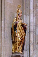 Obraz premium Saint Martin, statue in Zagreb cathedral 