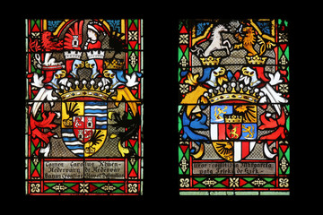 Coat of arms of the Count Khuen Hedervary and Countess Telleki, stained glass in Zagreb cathedral 