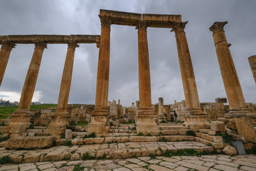 Fototapeta premium Old Roman city Jerash ruins in Jordan - The cardo maximus 