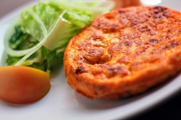 Tortilla de patatas paisana chorizo