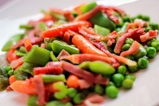 Judias verdes y guisantes con jamon