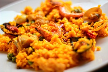 Paella valenciana de marisco