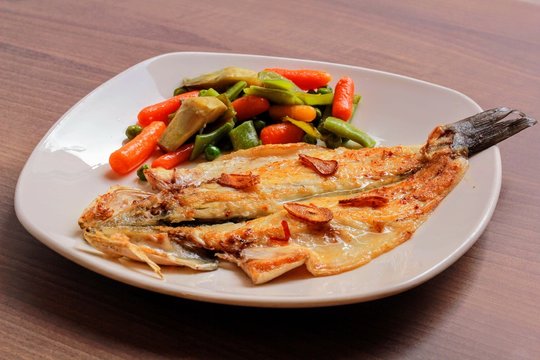 Pescado a la plancha con verduras