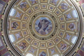 Obraz premium Dome painting of St. Stephen`s Basilica in Budapest, Hungary