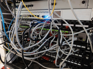 Tangle wires of network server storage router