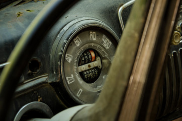 Obraz premium broken dashboard