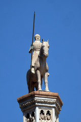 Equestrian statue of Cansignorio della Scala, Tomb of Cansignorio della Scala, work by Bonino da Campione, Scaliger Tombs in Verona, Italy