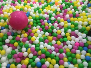 photographs from the center for children's fun, colorful balls that kids love very much 