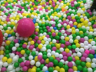 photographs from the center for children's fun, colorful balls that kids love very much 