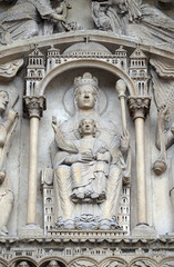 Virgin and Child on a throne, Portal of St. Anne, Notre Dame Cathedral, Paris, UNESCO World Heritage Site in Paris, France