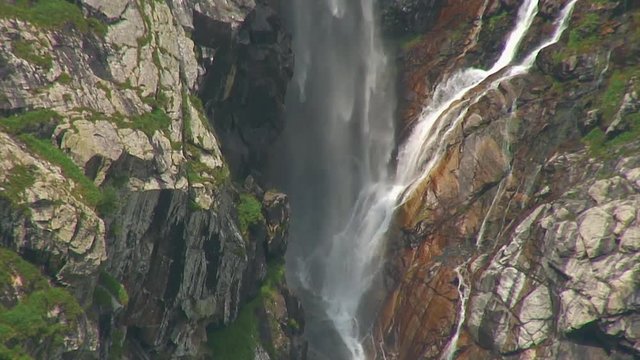 Caucasus. Ossetia. Gorge Midagrabin. Waterfalls