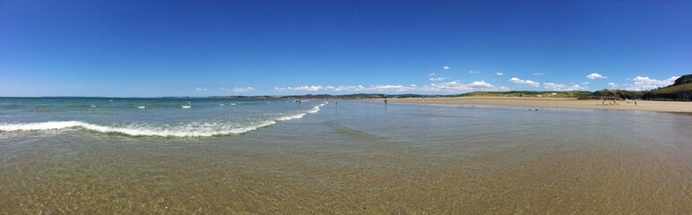 marée montante sur la plage à Saint Anne La Palud Bretagne