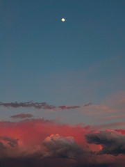 tramonto bello rosso nuvole luna