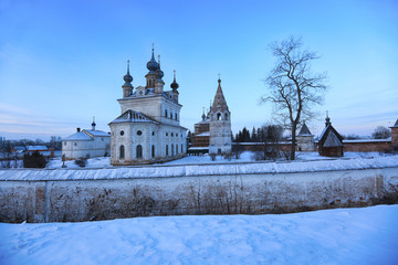 Fototapeta na wymiar The Monastery of St. Michael the Archangel in the town of Yuriev-Polsky on a frosty winter morning in Russia