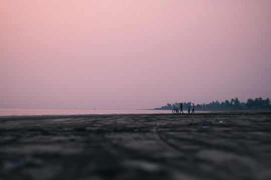A Minimal Sunset