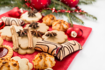 Fototapeta na wymiar christmas cookies and decorations