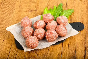 Raw meat balls