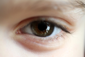 Obraz premium occhio di bambino macro