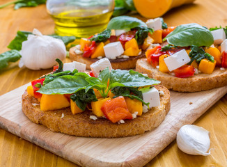Delicious Bruschettas with spinach and butternut squash