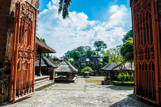 Indonesia, Bali, Yeh Pulu temple complex