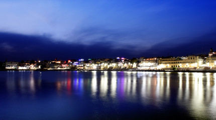 Obraz premium panorama night view to Pushkar city with holy lake in the center, Rajasthan, India