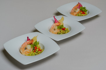 Guacamole with king prawn and cheese chips