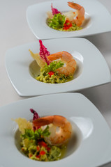 Guacamole with king prawn and cheese chips