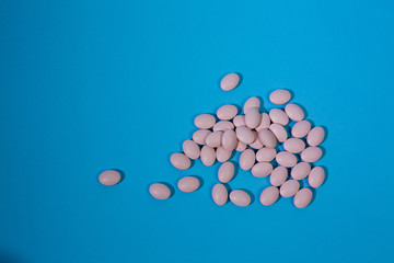 pink oval pills vitamins for pregnant women