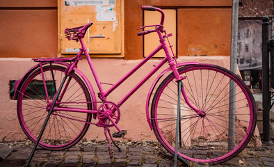 Obraz na płótnie Canvas Pink bike