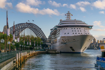 Kreuzfahrtschiff am Hafen von Sydney Australien
