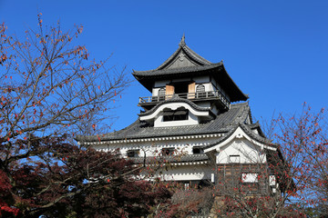 晩秋の犬山城