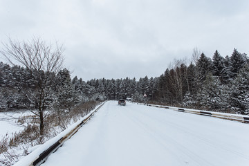 Obraz premium winter snowy road