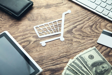  Paper basket. Online Shopping. Business concept