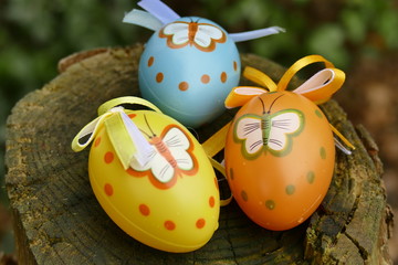 Obraz premium easter eggs and chicken