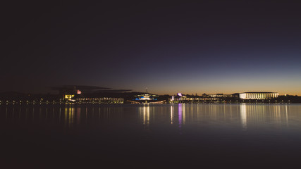 Fototapeta na wymiar Sunset over Lake Burley Griffin, looking toward Parlament House