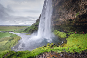 Obraz premium Famous natural landmark Seljalandsfoss waterfall in Iceland