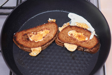  french toast with eggs