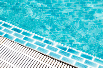 Obraz premium Pool edge With drainage grill.