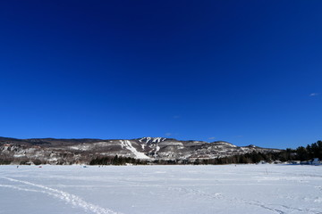Fototapeta na wymiar Mont Tremblant - hiver