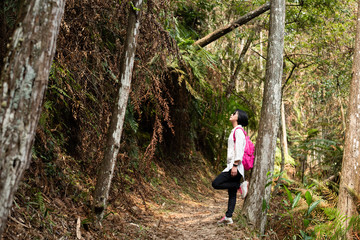 traveling woman feel free