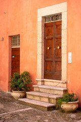 Fototapeta na wymiar typical italian door