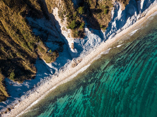 Vista aerea della falesia a picco sul mare Adriatico che da Pesaro porta a Gabicce lungo il parco...