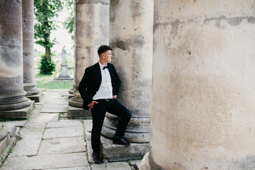 Obraz premium Portrait of a handsome groom