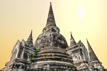 Fototapeta premium Three Pagodas, The old pagoda and temple in the city of Ayutthaya Historical Park.