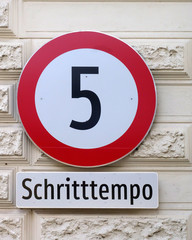Schritttempo 5 km/h