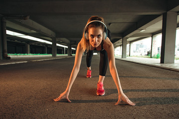 Young sports woman ready to run